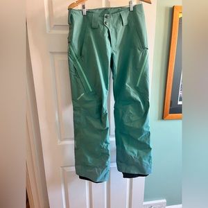 Patagonia ski snowboard pants. Gortex. Small. Excellent like new.